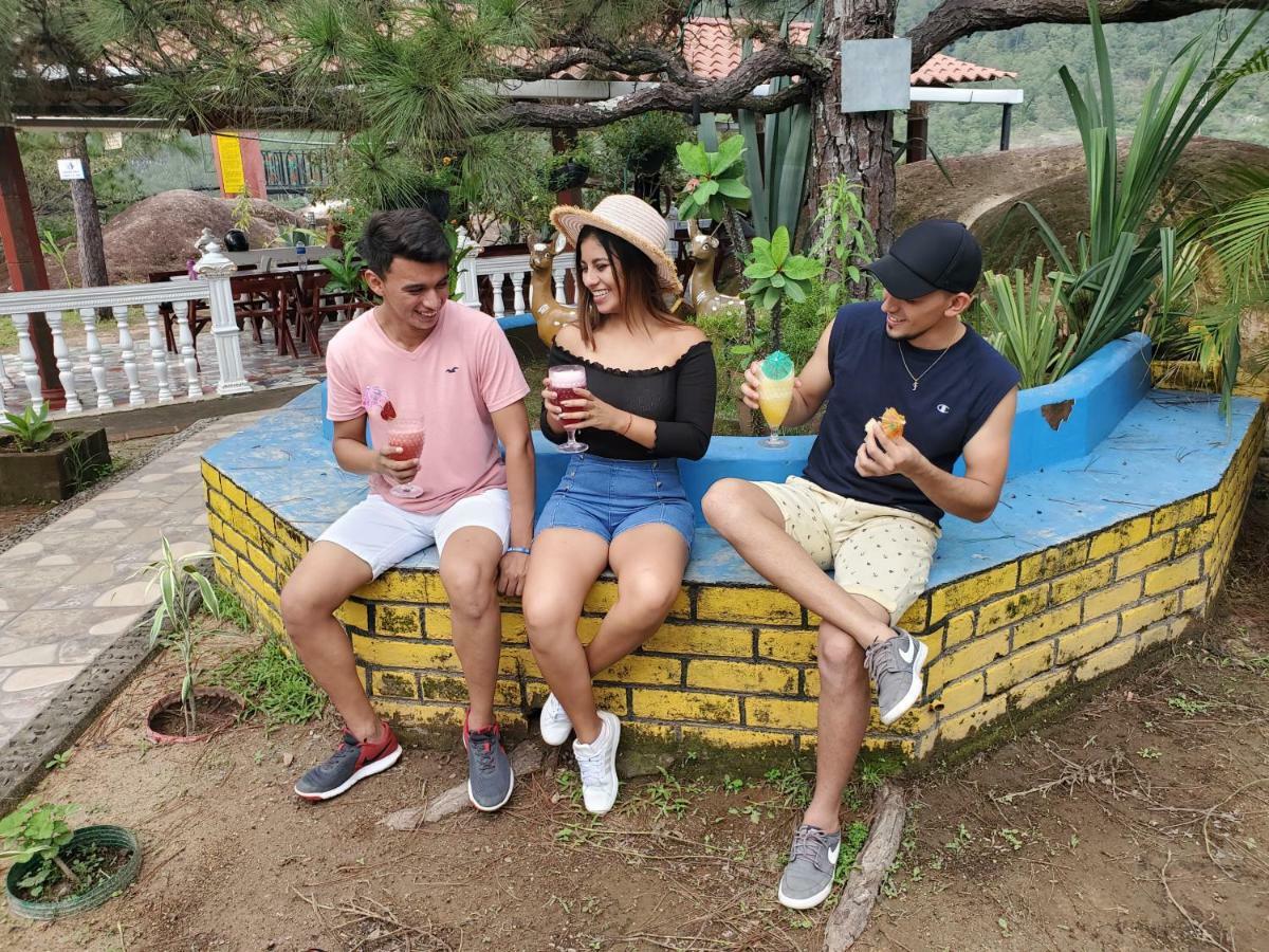 Hotel Y Restaurante Las Margaritas Perquin ภายนอก รูปภาพ