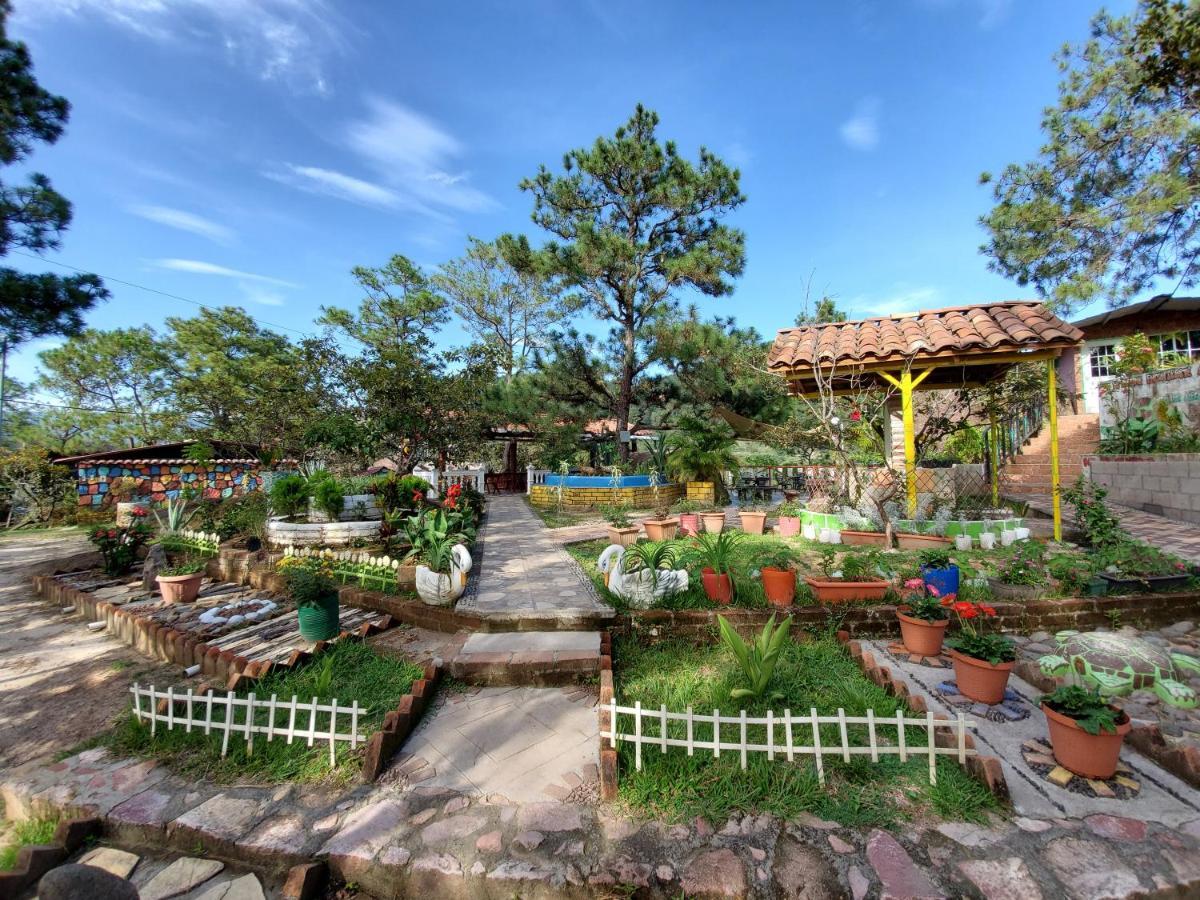 Hotel Y Restaurante Las Margaritas Perquin ภายนอก รูปภาพ